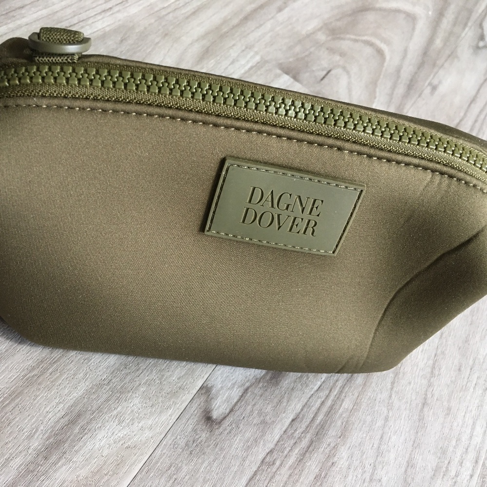 Dagne Dover Toiletry Bag (moss green)